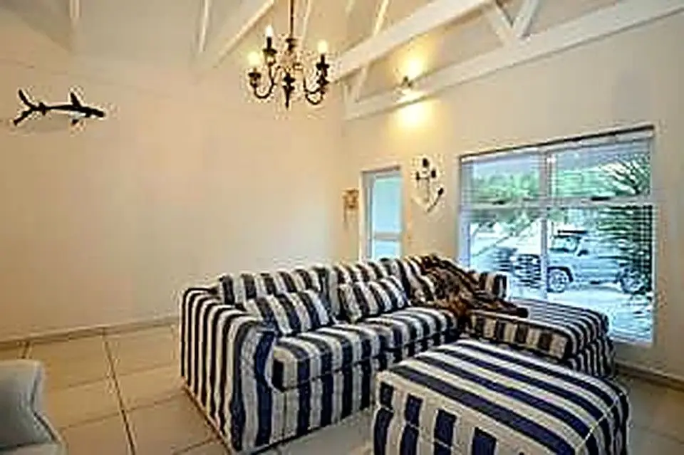 Mile 16 Beach House – 3 Bedroom Home in Yzerfontein – photo 3