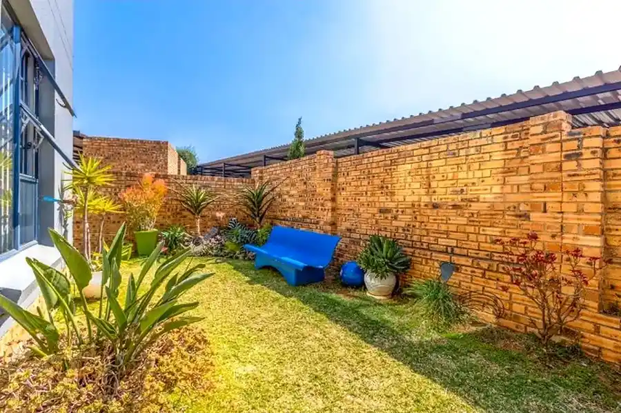 Spacious 3 Bedroom Ground-Floor Corner Apartment – Homes Haven – photo 24