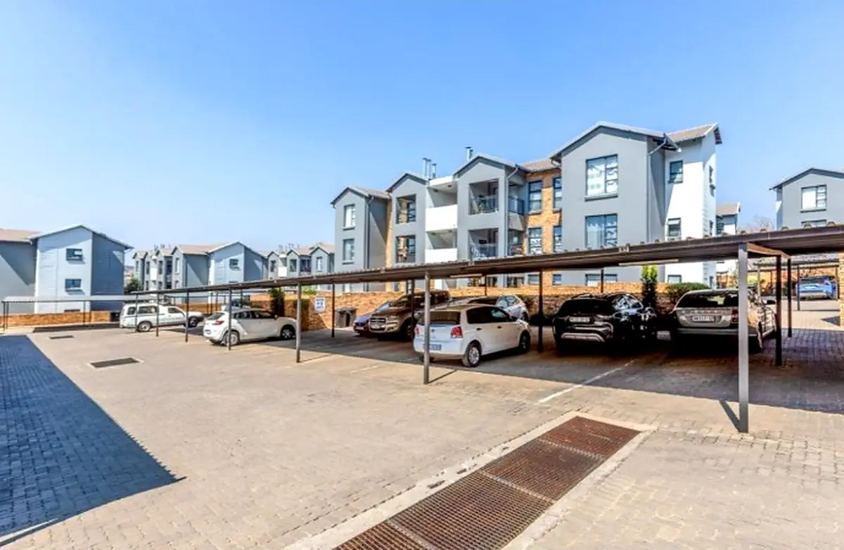 Spacious 3 Bedroom Ground-Floor Corner Apartment – Homes Haven – photo 26
