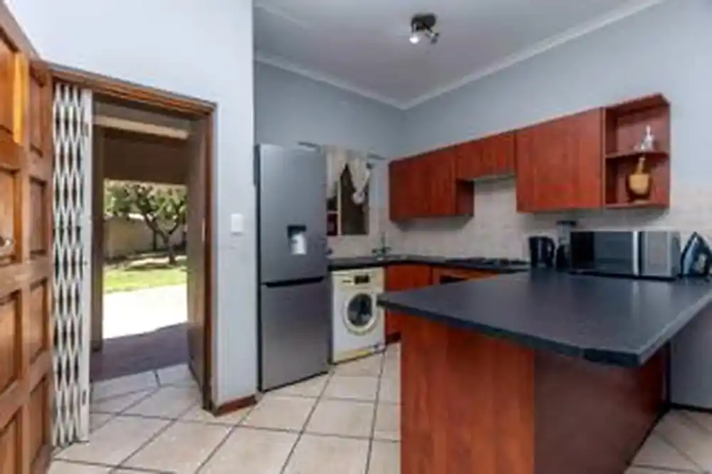2 Bedroom Ground-Floor Apartment – Northgate – photo 2