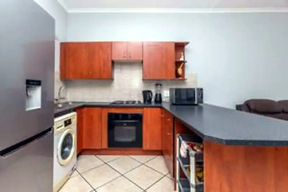 2 Bedroom Ground-Floor Apartment – Northgate – photo 3
