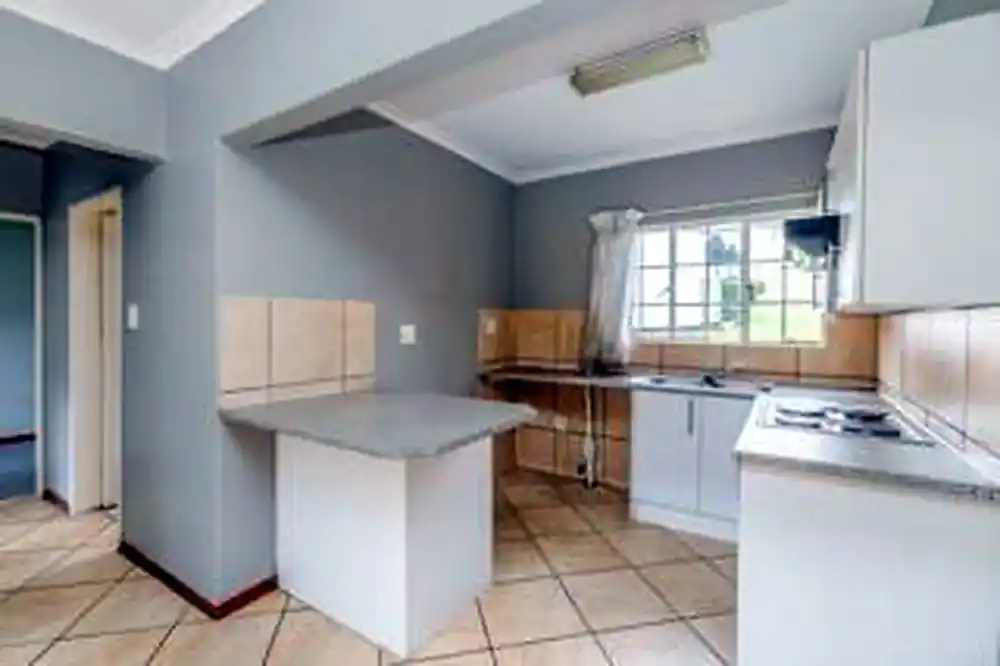 2 Bedroom Top-Floor Apartment – Ferndale – photo 4