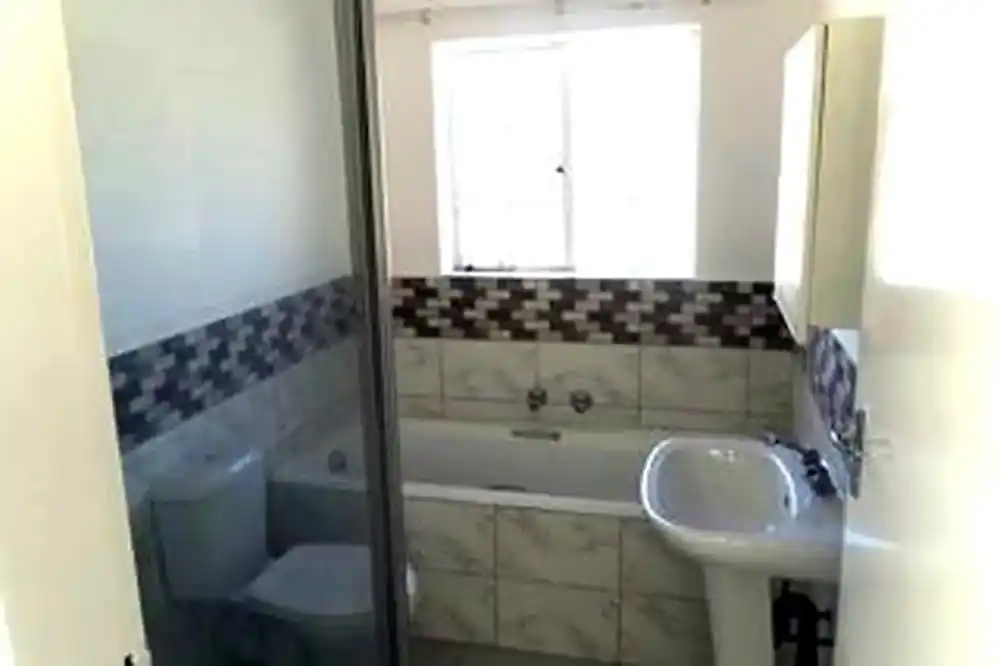 2 Bedroom Top-Floor Apartment – Ferndale – photo 9
