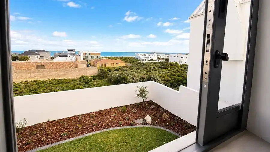 Brand-New 3 Bedroom Coastal Home – Pearl Bay – photo 6