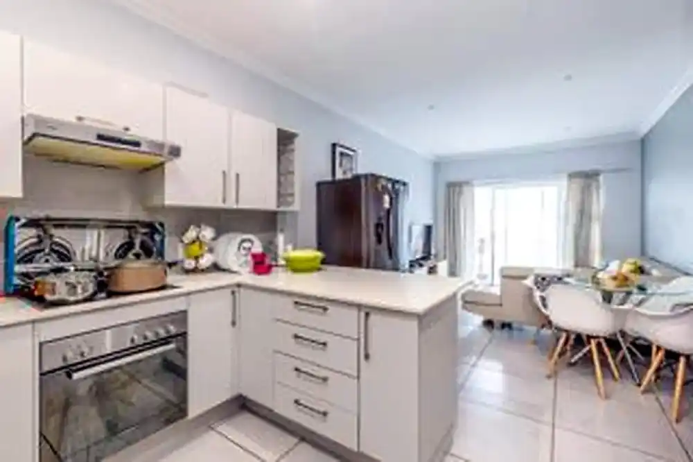 3 Bedroom First-Floor Apartment – Ferndale – photo 2