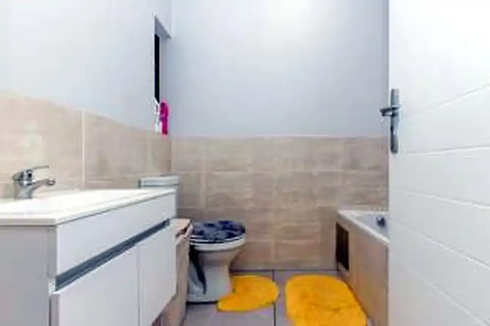 3 Bedroom First-Floor Apartment – Ferndale – photo 9