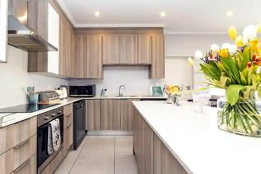 3 Bedroom Townhouse – Sandown – photo 6