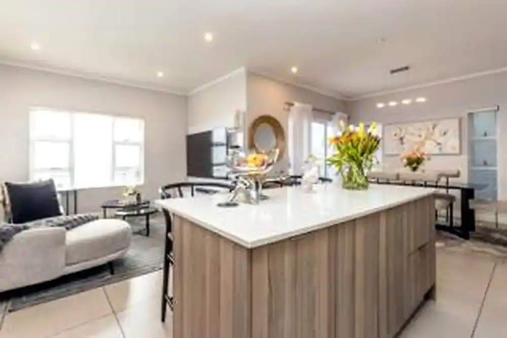 3 Bedroom Townhouse – Sandown – photo 7