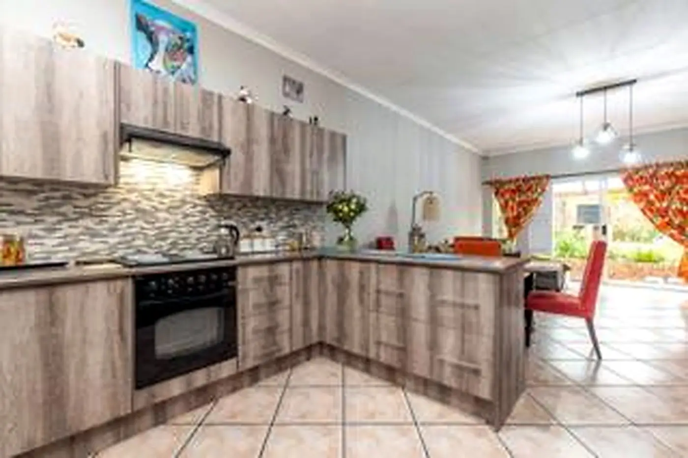 3 Bedroom Townhouse with Pool – Wilgeheuwel – photo 3
