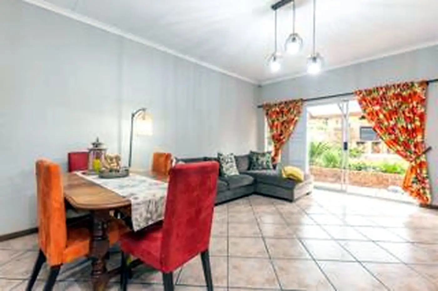 3 Bedroom Townhouse with Pool – Wilgeheuwel – photo 8