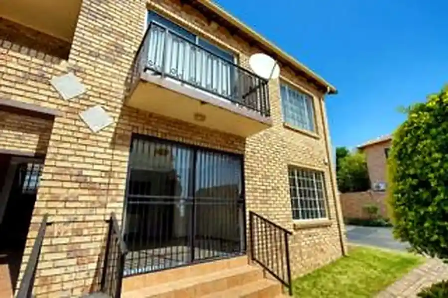 Renovated 2 Bedroom Ground-Floor Apartment – Northgate – photo 1