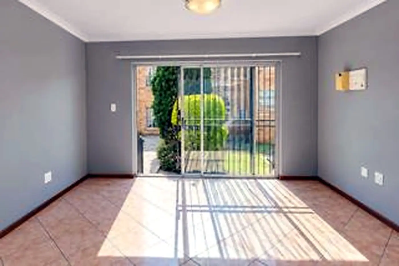 Renovated 2 Bedroom Ground-Floor Apartment – Northgate – photo 4