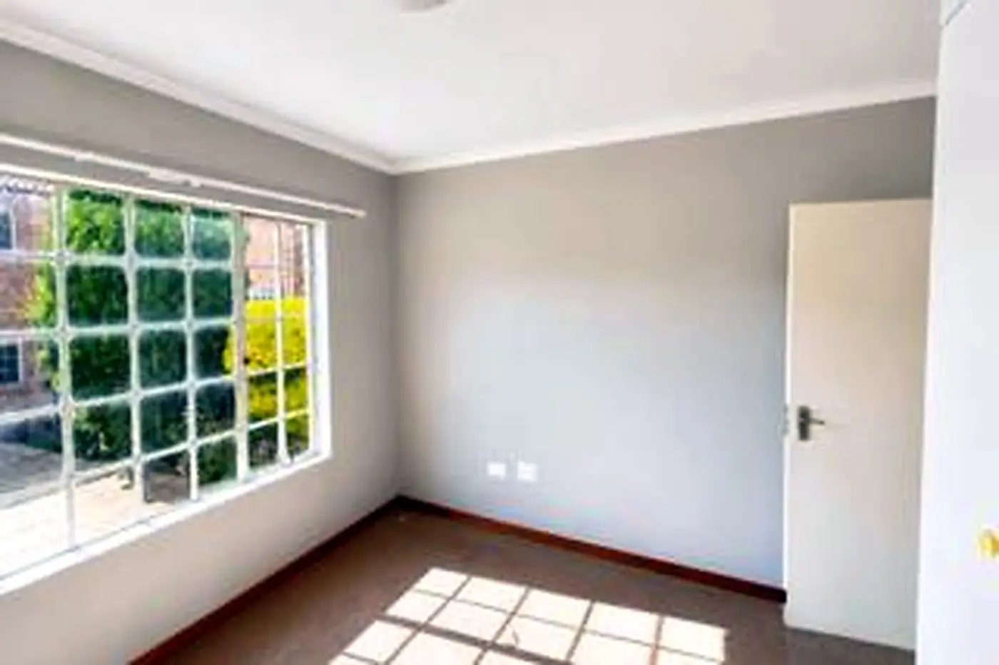 Renovated 2 Bedroom Ground-Floor Apartment – Northgate – photo 6