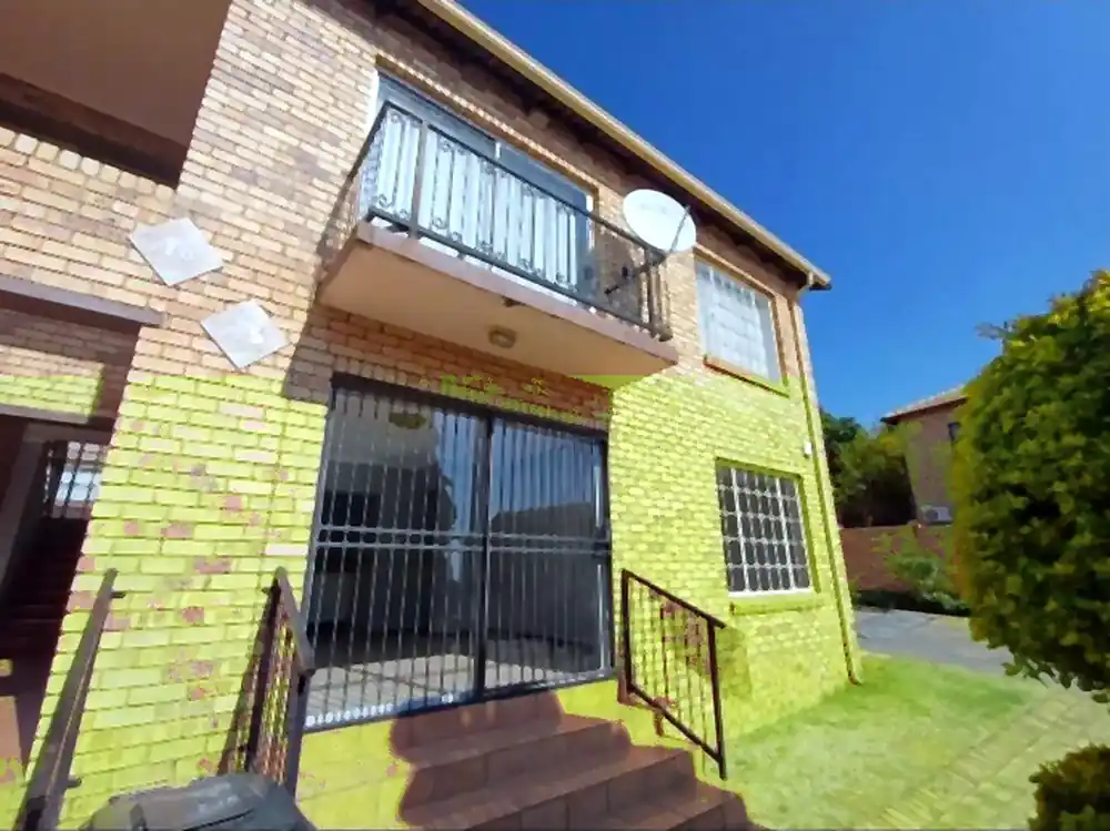 Renovated 2 Bedroom Ground-Floor Apartment – Northgate