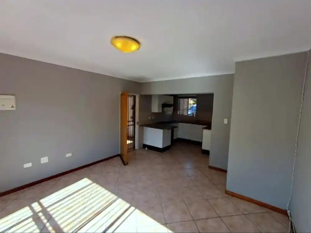 Renovated 2 Bedroom Ground-Floor Apartment – Northgate – photo 2