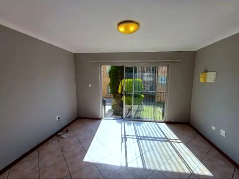 Renovated 2 Bedroom Ground-Floor Apartment – Northgate – photo 3