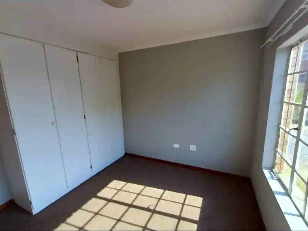 Renovated 2 Bedroom Ground-Floor Apartment – Northgate – photo 5