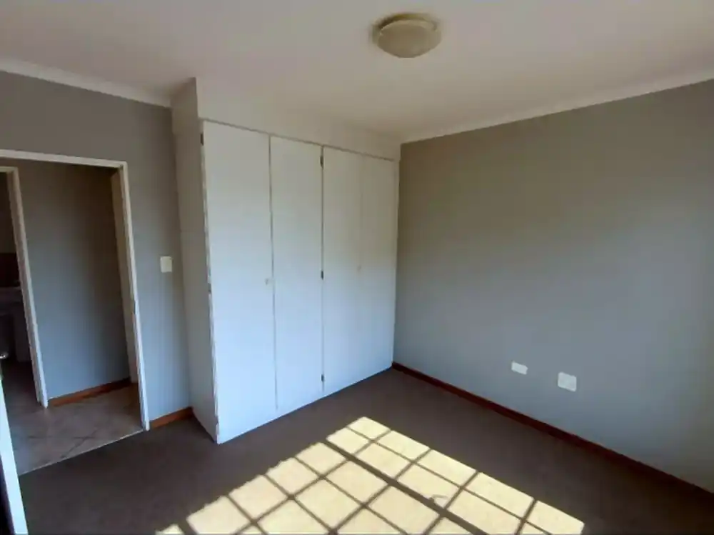 Renovated 2 Bedroom Ground-Floor Apartment – Northgate – photo 6