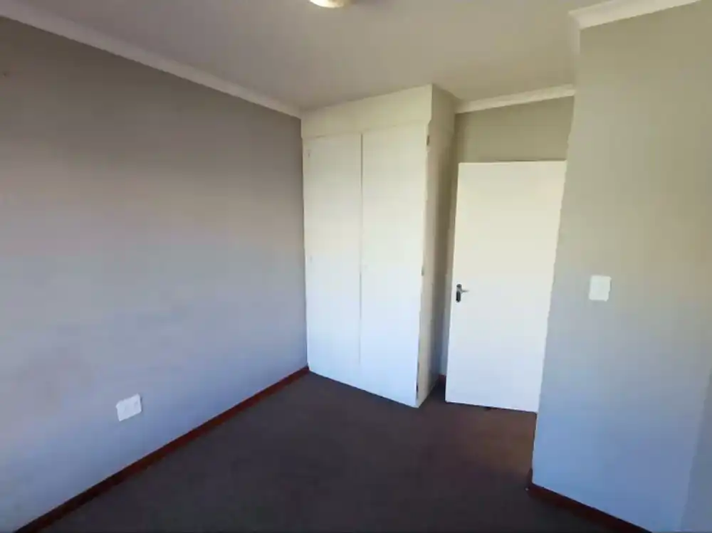Renovated 2 Bedroom Ground-Floor Apartment – Northgate – photo 9