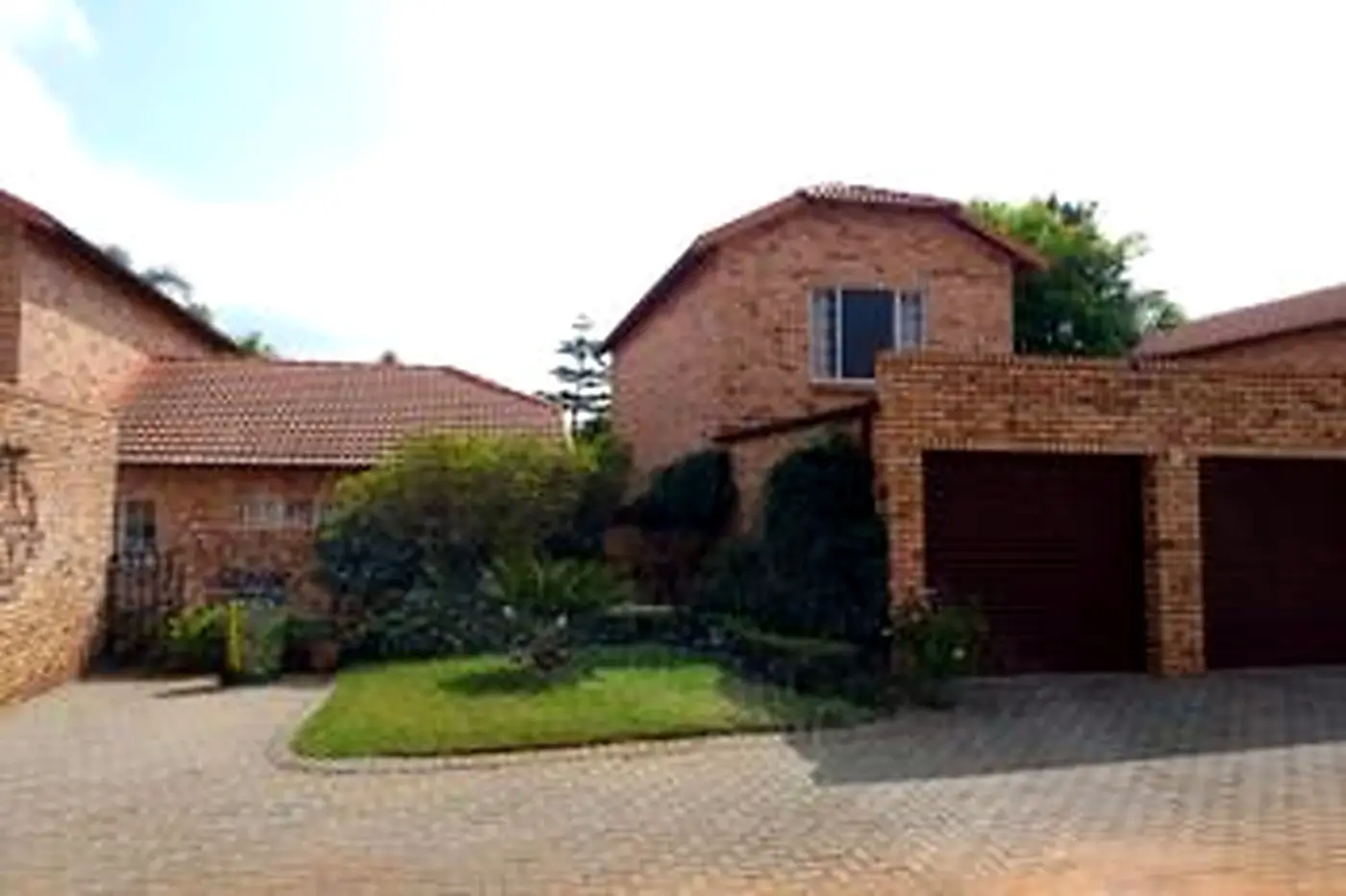 4 Bedroom Townhouse – Randpark Ridge – photo 1
