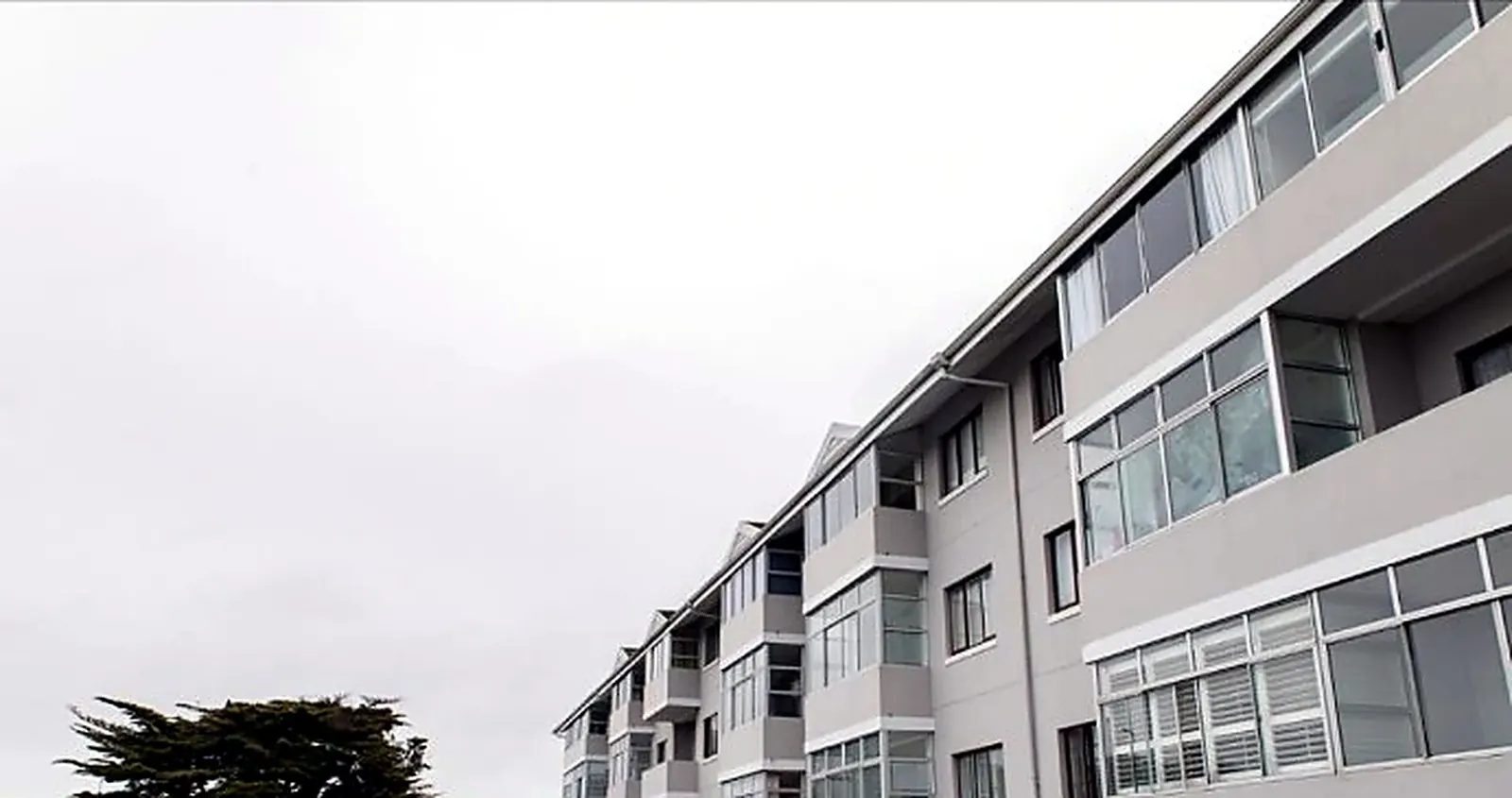 Fully Renovated 2 Bedroom Ground-Floor Apartment – Northcliff, Hermanus – photo 16