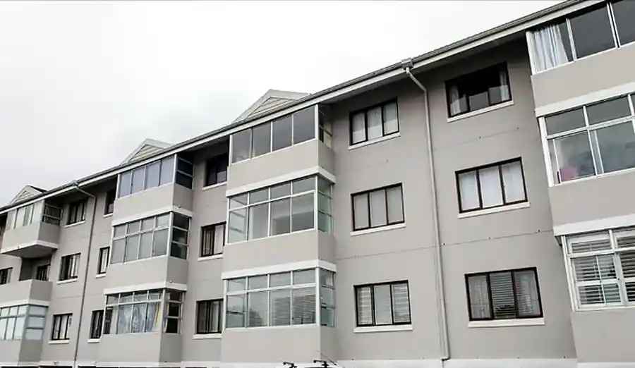 Fully Renovated 2 Bedroom Ground-Floor Apartment – Northcliff, Hermanus – photo 17