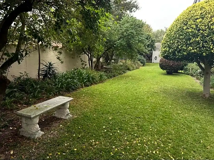 Fully Renovated 2 Bedroom Ground-Floor Apartment – Northcliff, Hermanus – photo 23