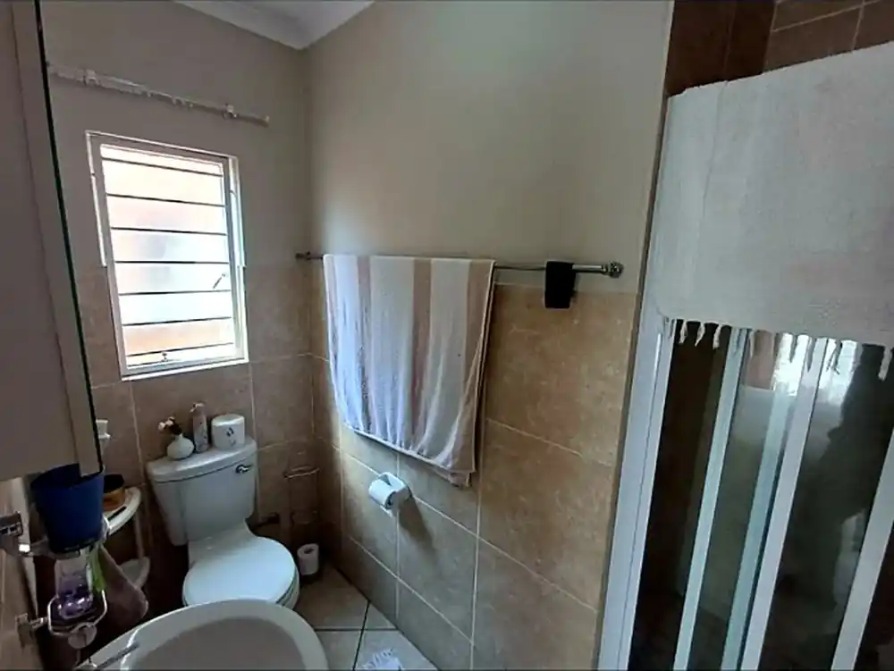 2 Bedroom Townhouse for Sale in Weltevreden Park – photo 8