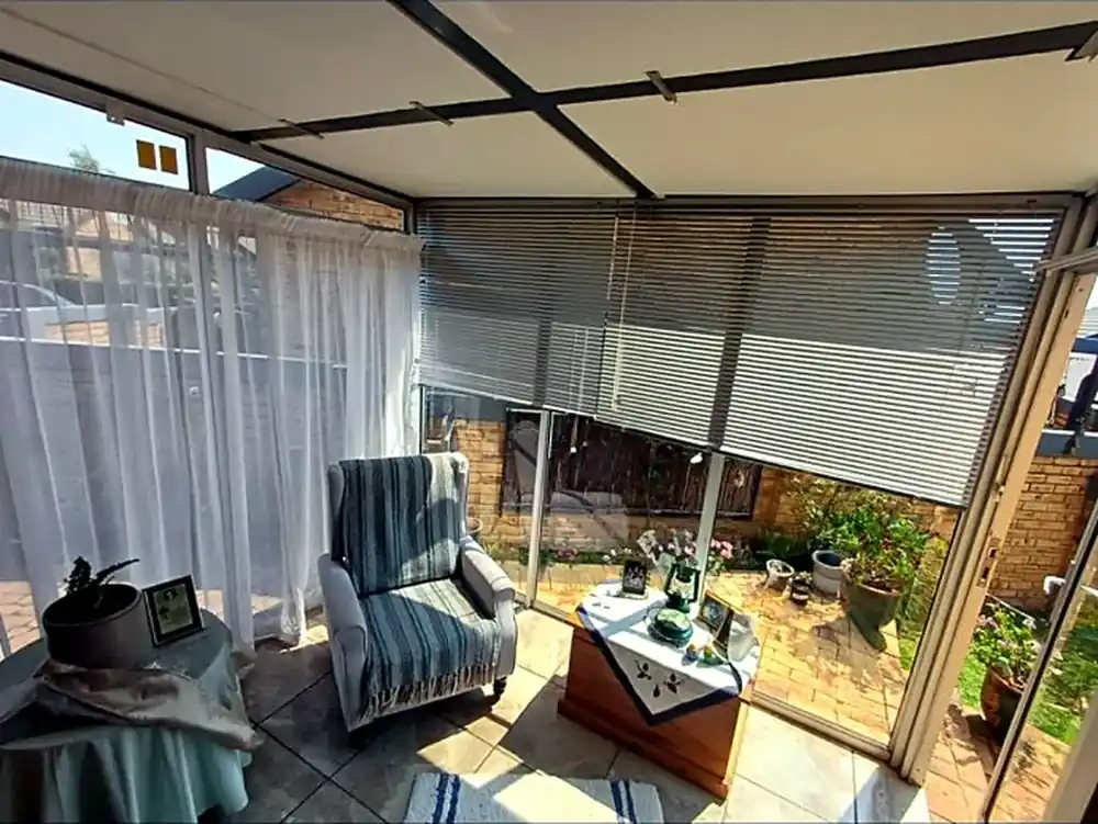 2 Bedroom Townhouse for Sale in Weltevreden Park – photo 9