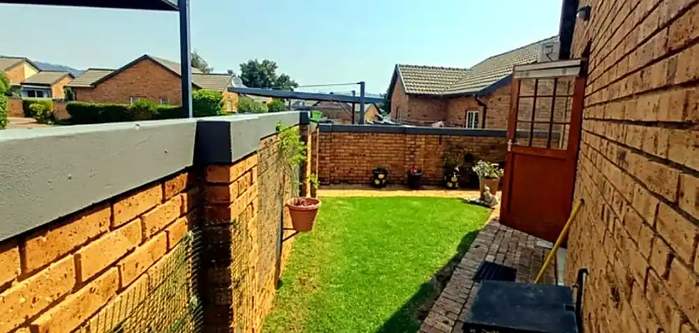 2 Bedroom Townhouse for Sale in Weltevreden Park – photo 15